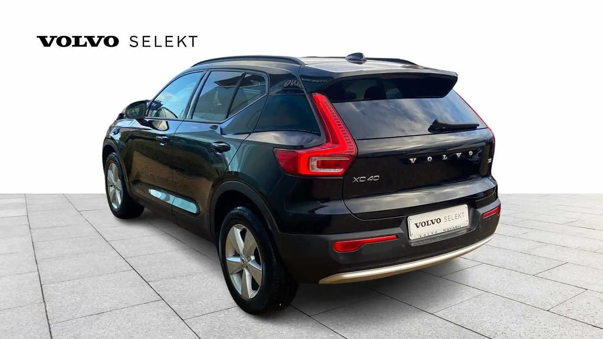 Volvo XC40 Essential, T2 automatic, Benzine Zwart - 2