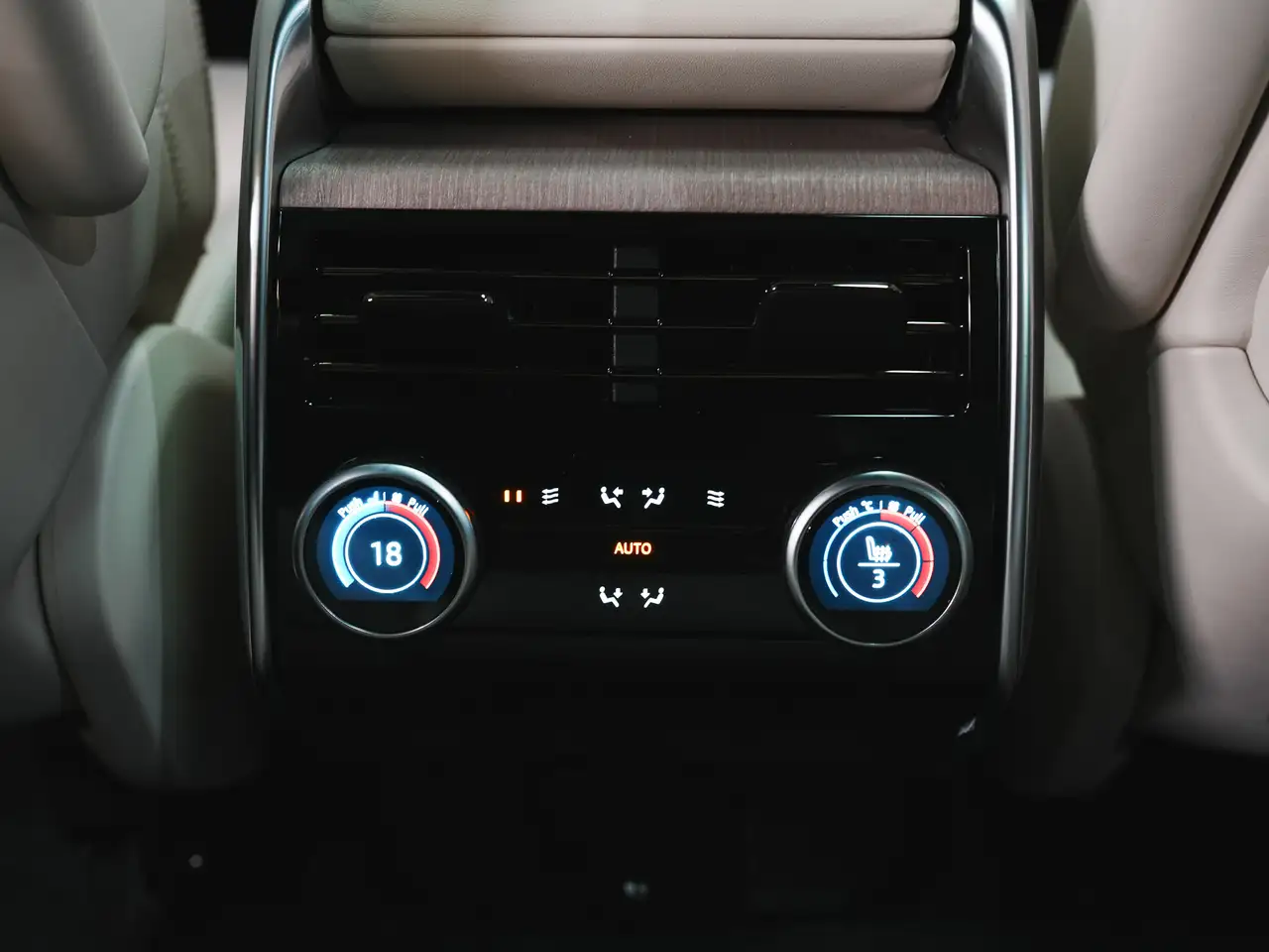 Land Rover Range Rover photo Land Rover Range Rover