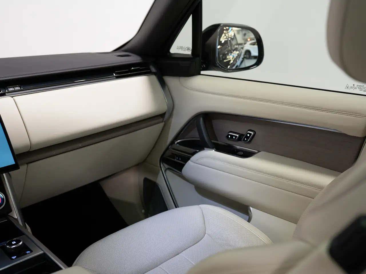 Land Rover Range Rover photo Land Rover Range Rover