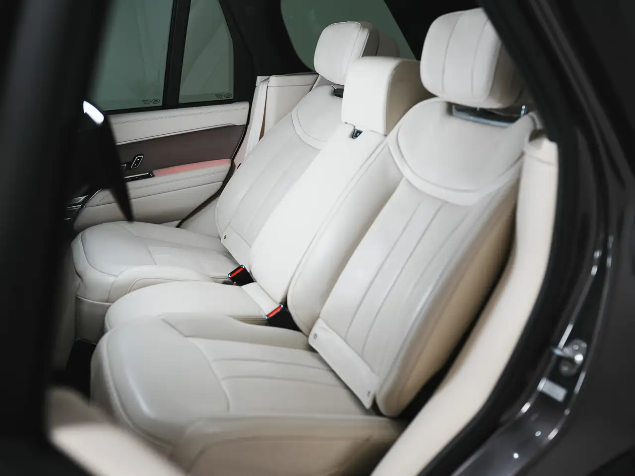 Land Rover Range Rover photo Land Rover Range Rover
