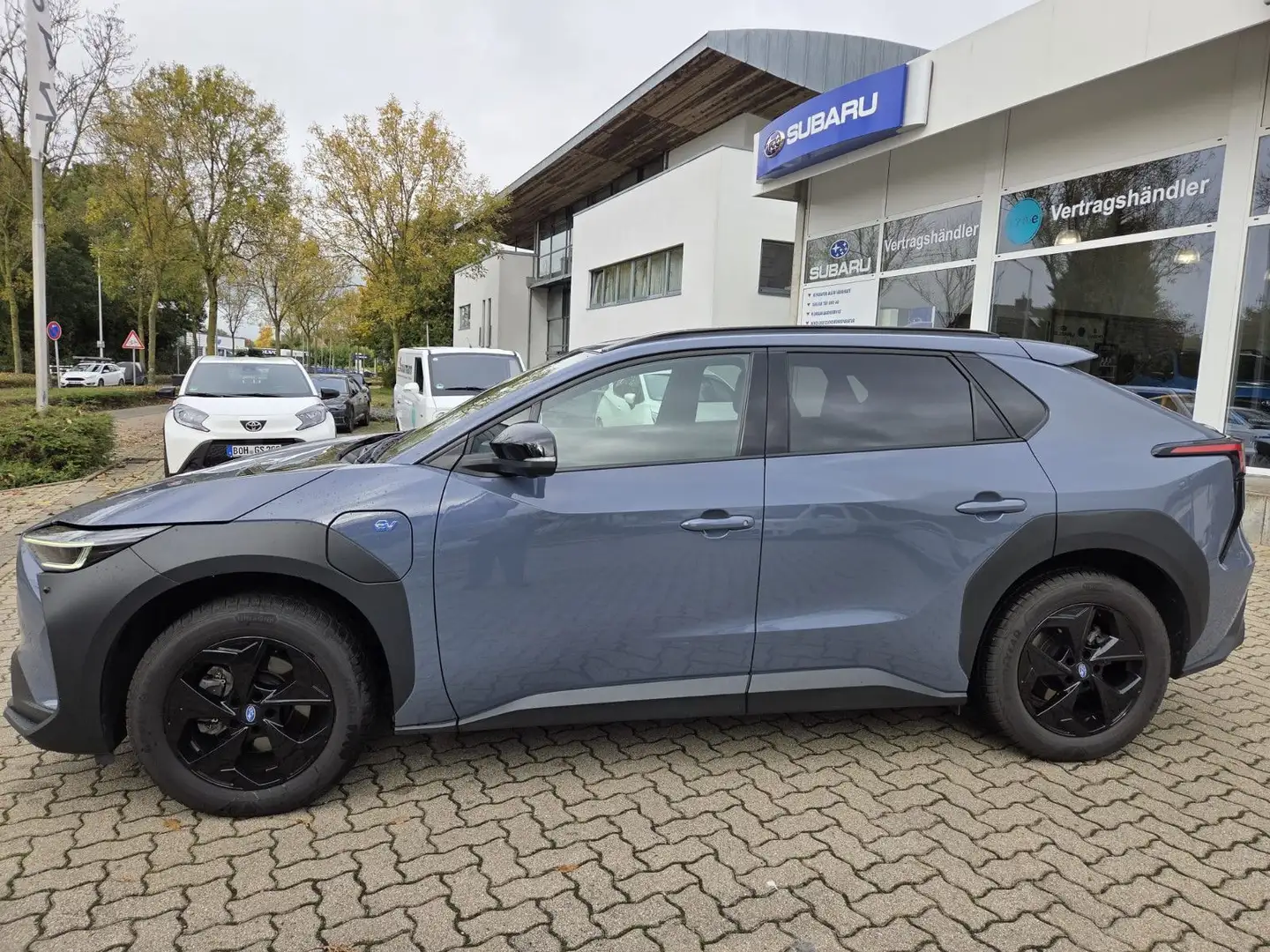 Subaru Solterra 71,4 kWh 150kW Comfort Blau - 1