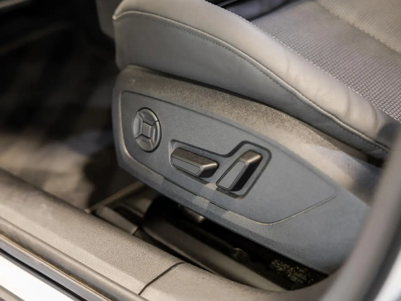 Audi A6 Avant 50 TFSI e quattro S-Line edition Competition, миниатюра 26