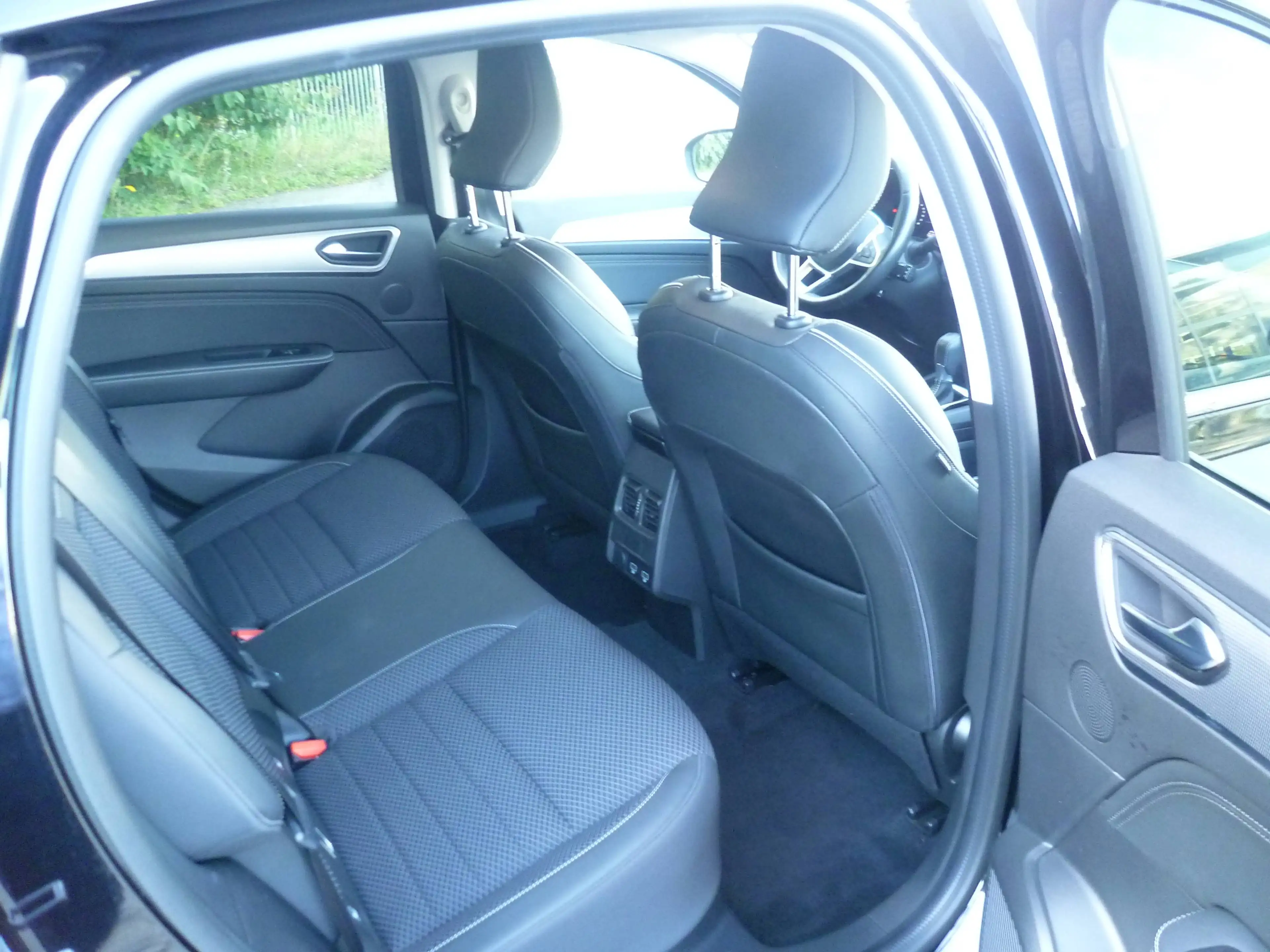 Renault Arkana TCe 140 EDC INTENS — photo 11
