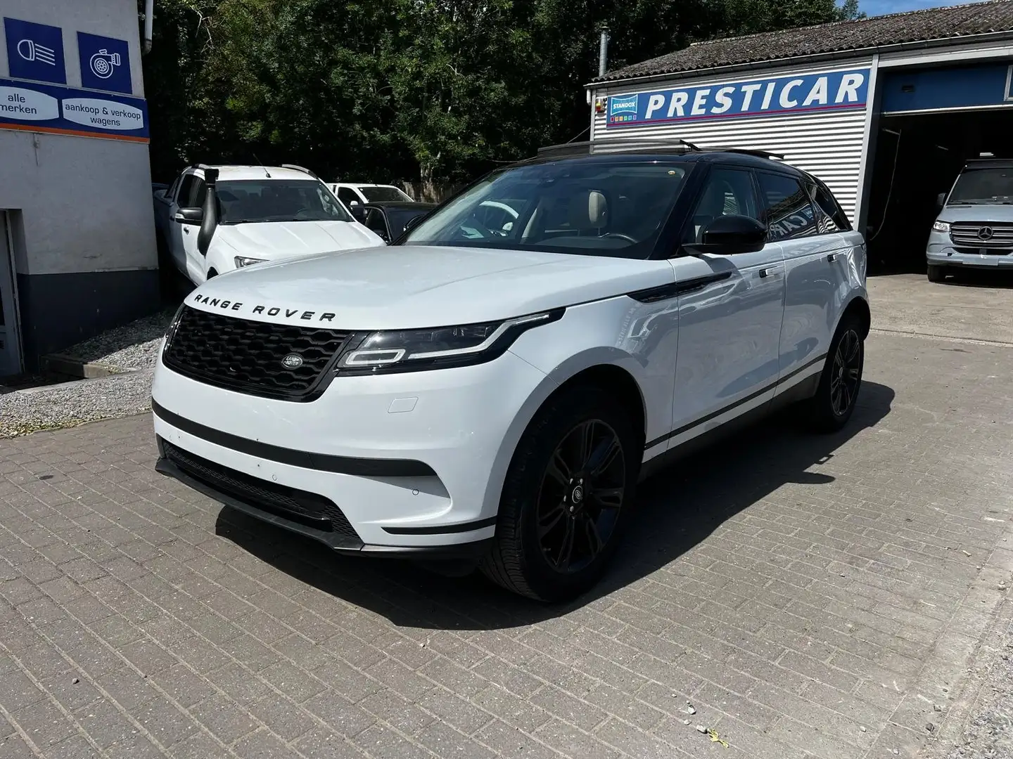 Land Rover Range Rover Velar 2.0 TD4 R-Dynamic Blanc - 1
