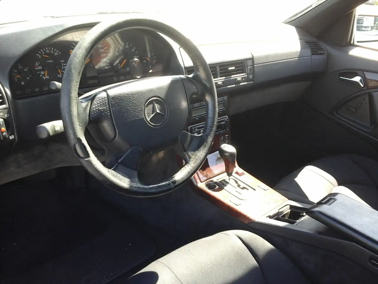 Mercedes-Benz SL 280, foto 7