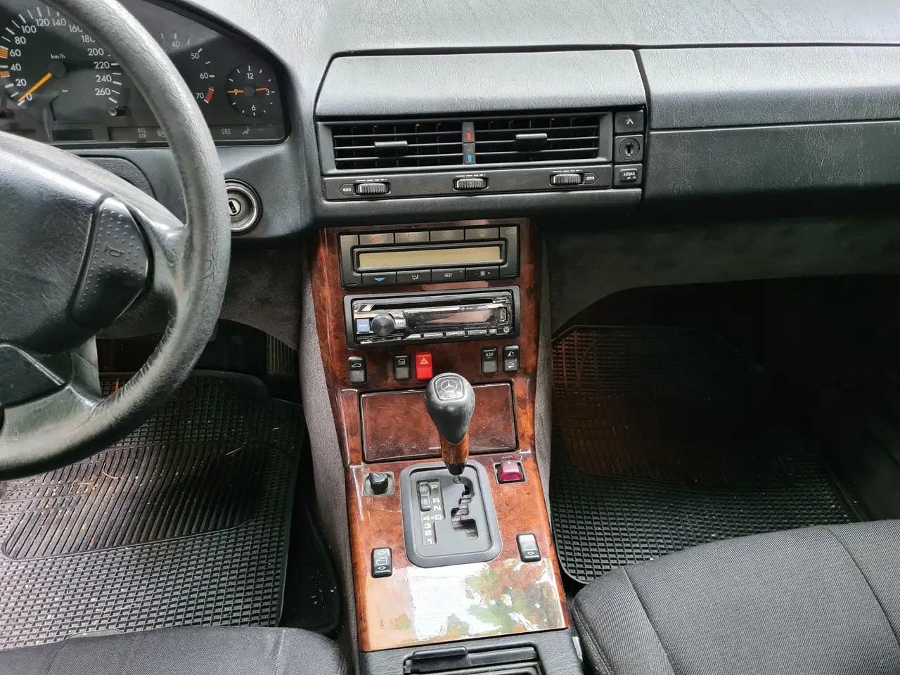 Mercedes-Benz SL 280, foto 4