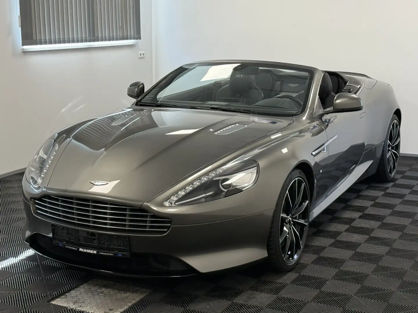 Aston Martin DB9 GT Volante Brun - 2