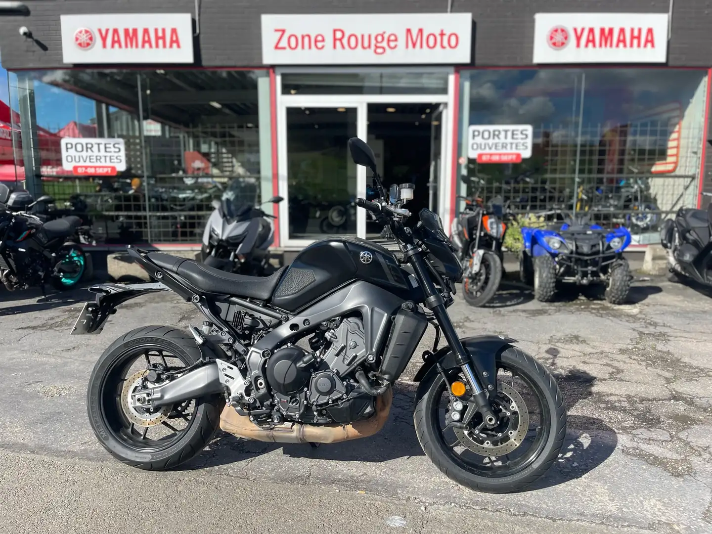 Yamaha MT-09 Noir - 1