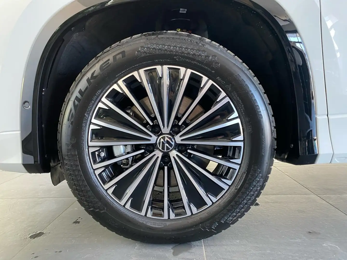 Volkswagen Tayron 2.0 TDI DSG 4M R-Line AHK+PANO+STANDHZG+HUD Weiß - 2