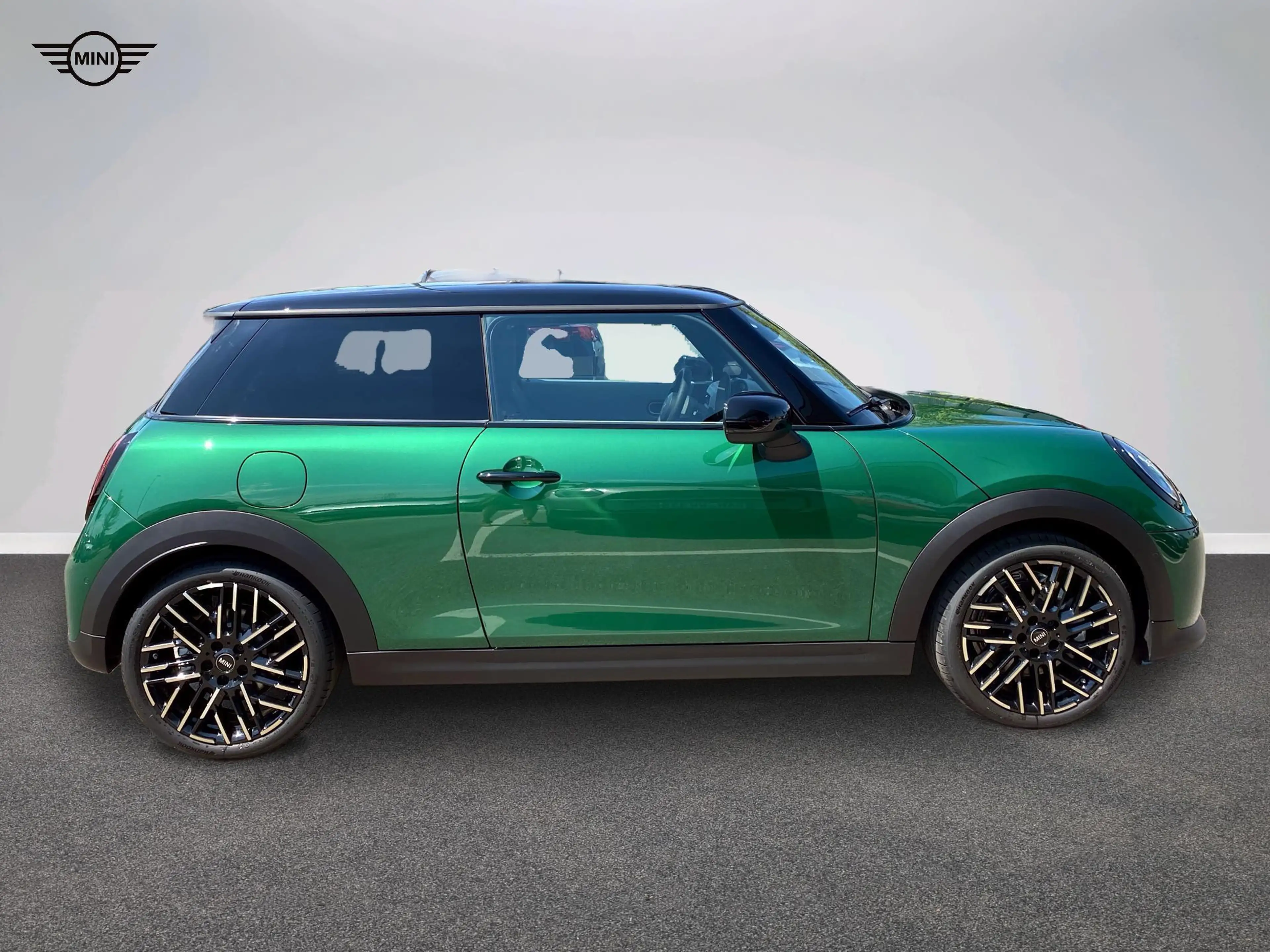 MINI Cooper C Favoured Trim — photo 2