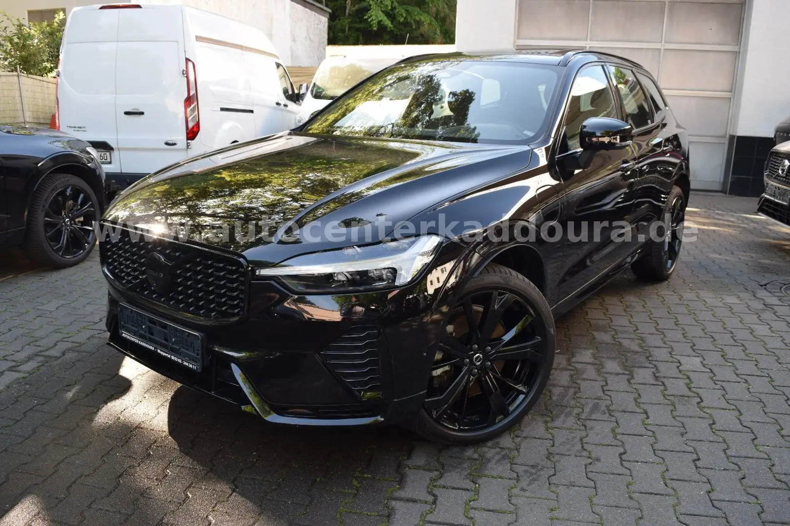 Volvo XC60 T6Plus Black Edition Recharge,360°,Pano,21" Schwarz - 2