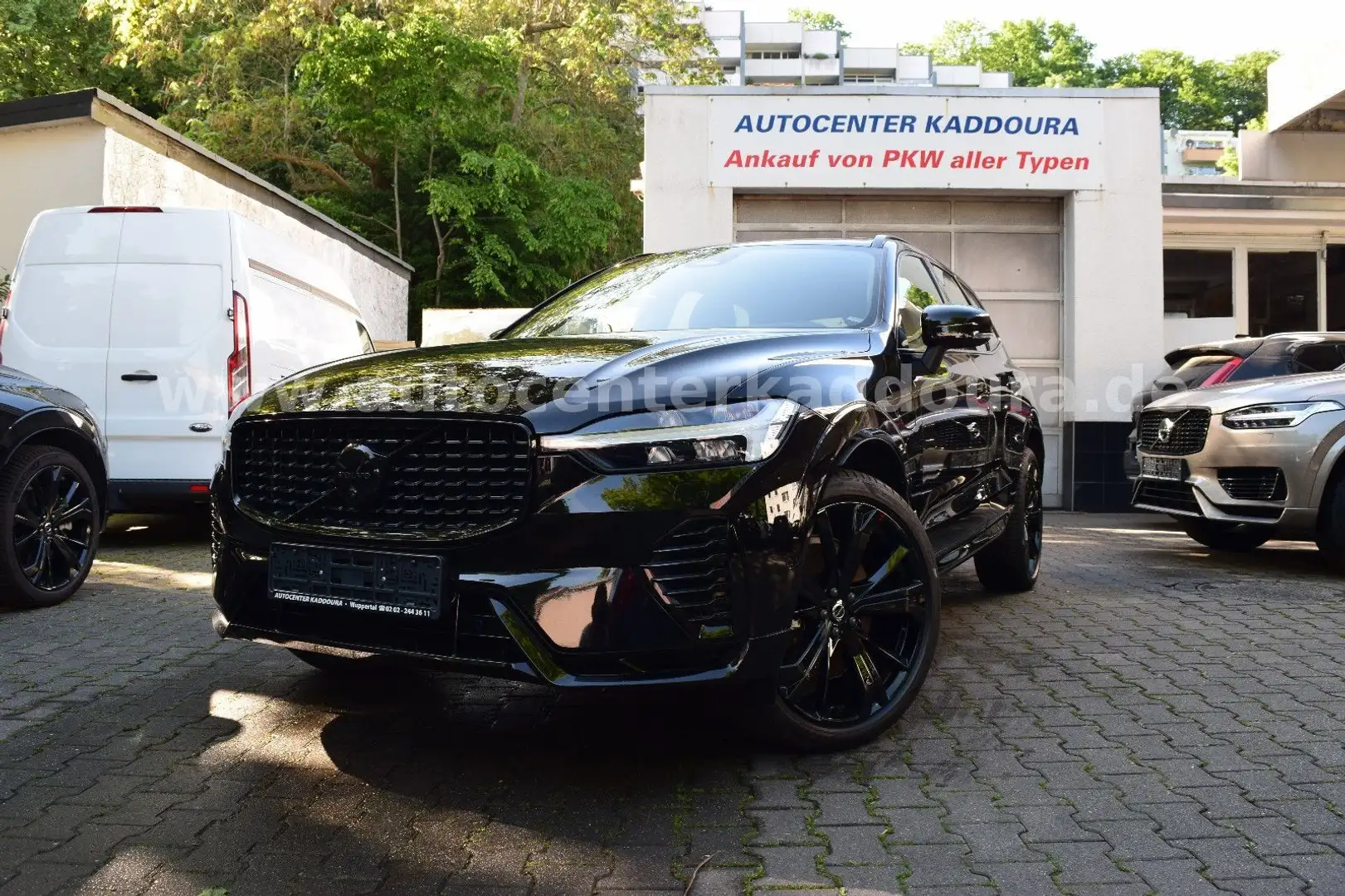 Volvo XC60 T6Plus Black Edition Recharge,360°,Pano,21" Schwarz - 1