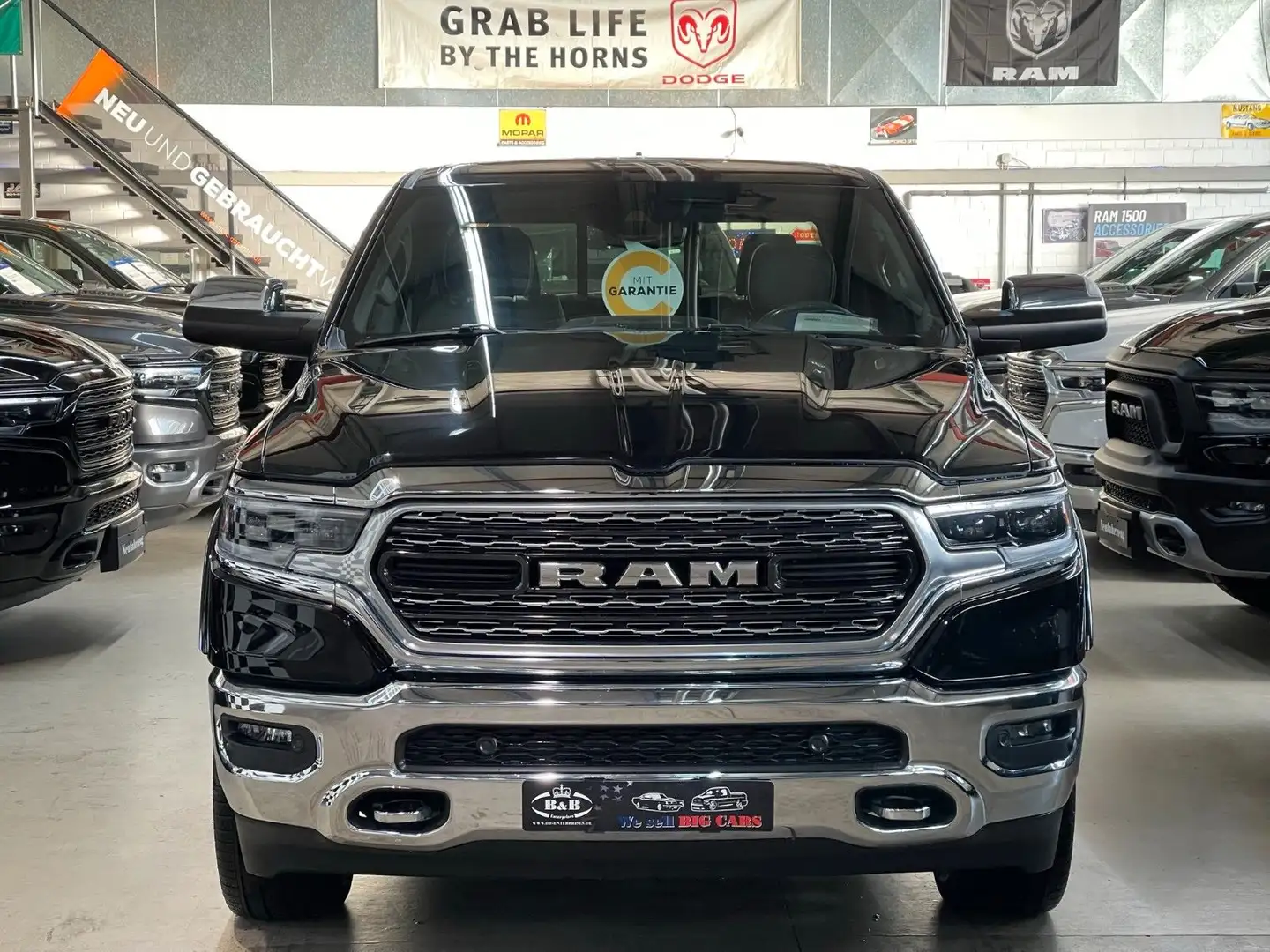 Dodge RAM LIMITED+CREW+12"+PANO+LUFT+KAMERA+AHK+PRINS+NAVI Noir - 1