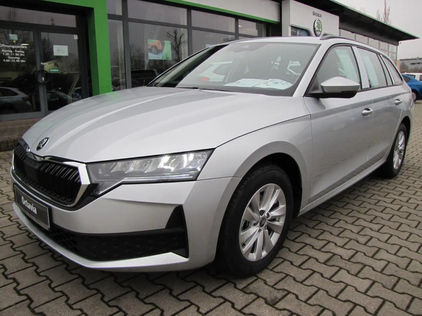 Skoda Octavia Combi 1.5 TSI mHEV 85 kW Essence DSG Silber - 1