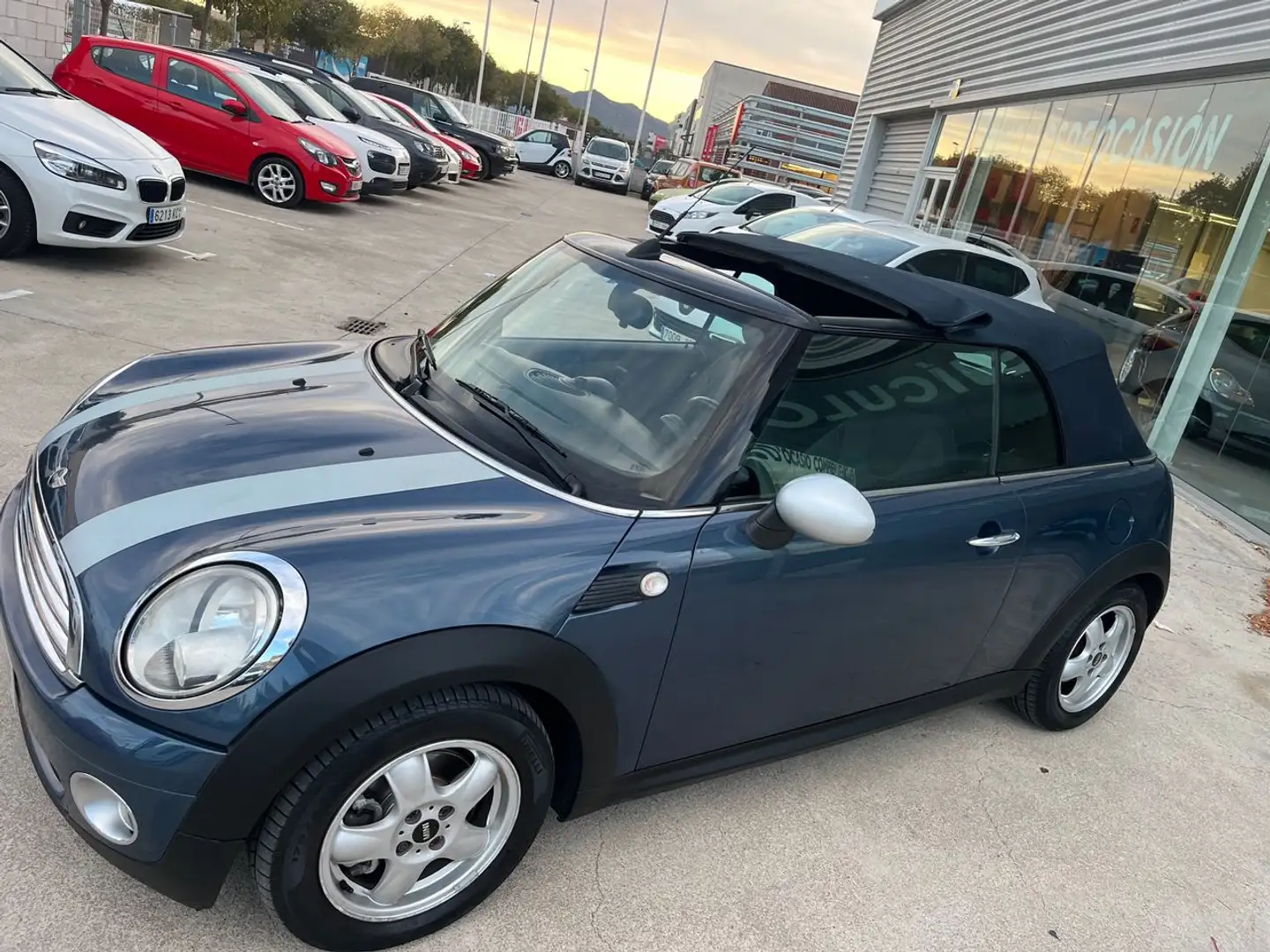 MINI Cooper Cabrio Aut. Blauw - 2