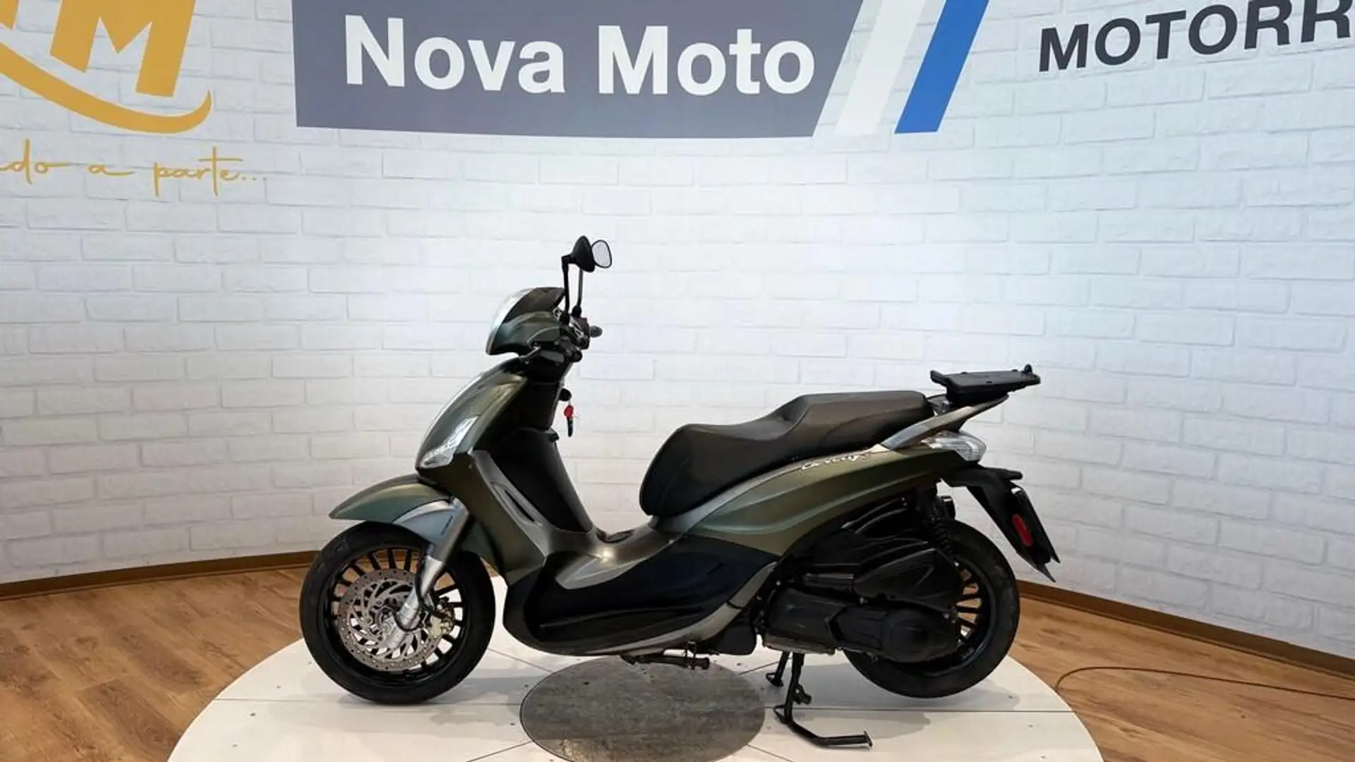 Piaggio Beverly 300 ie abs-asr my17 Verde - 1