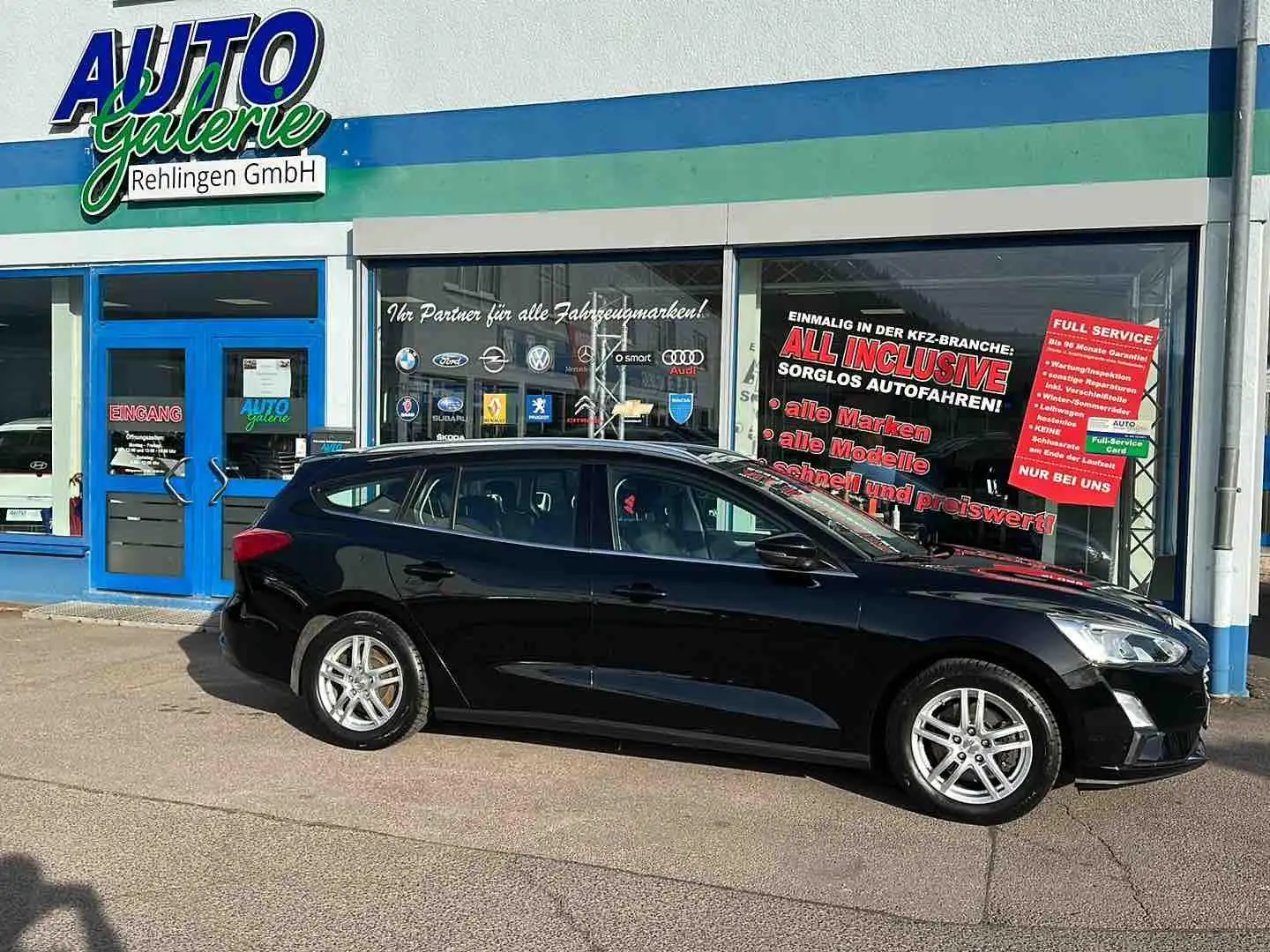 Ford Focus 1.0 EcoBoost KAT Cool & Connect Noir - 1