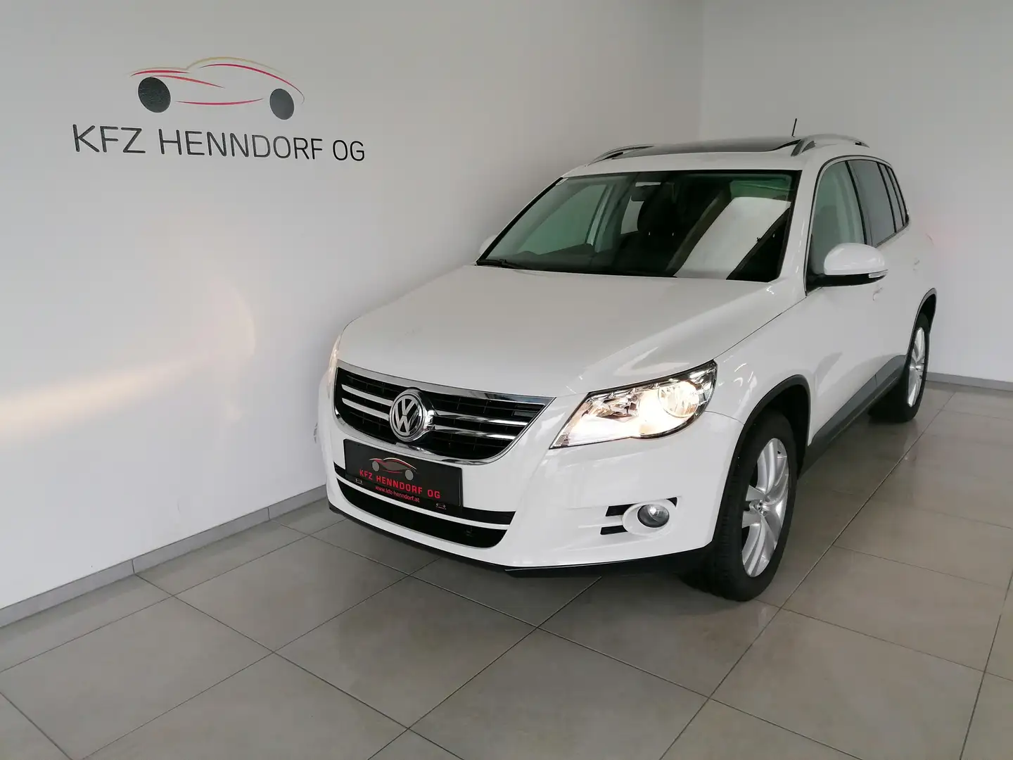 Volkswagen Tiguan 2,0 TDI 4Motion Sky ab € 180 / Monat Blanc - 1