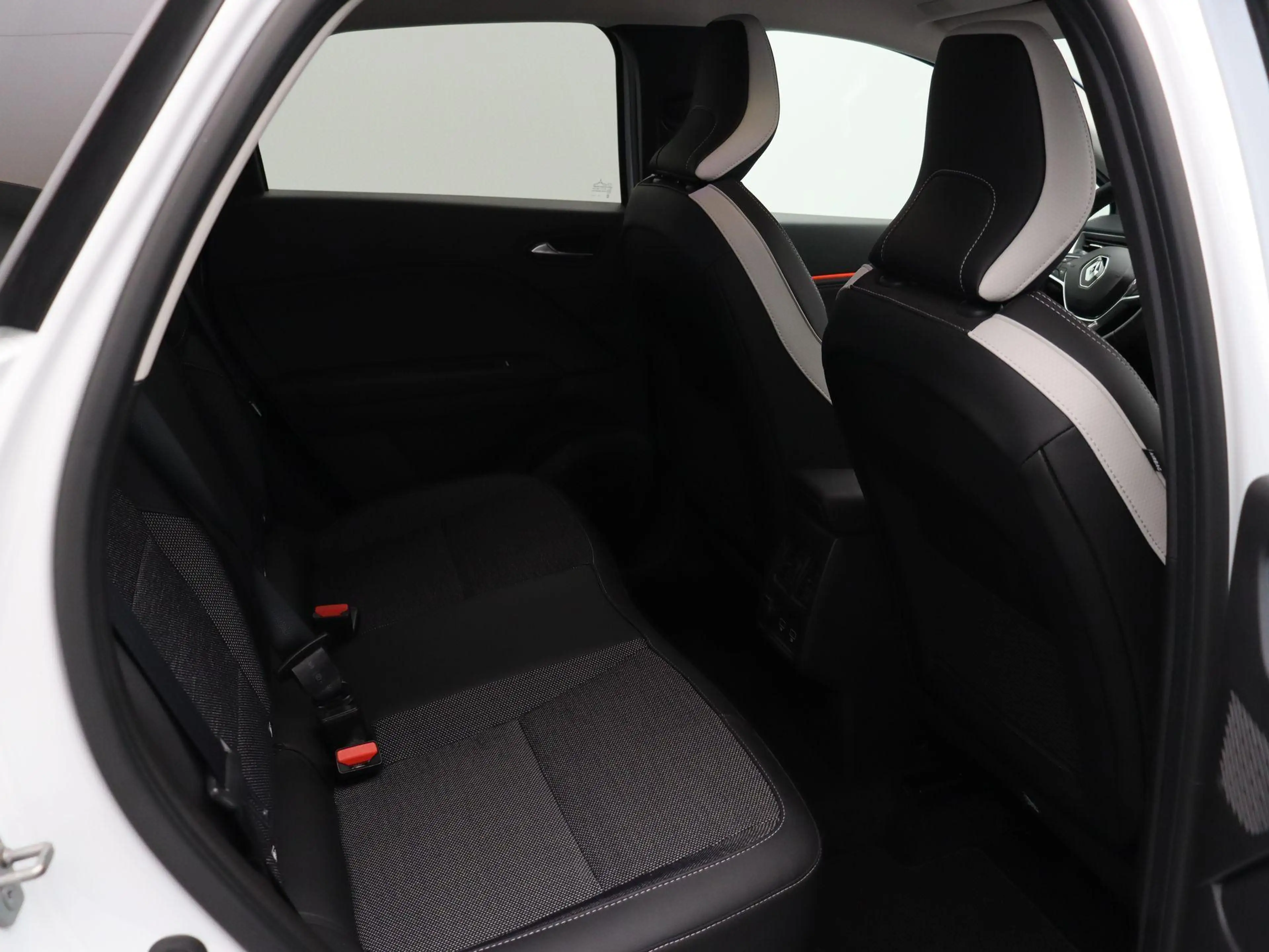 Renault Captur E-Tech full hybrid 145pk Intens | Pack Advanced Dr — photo 8