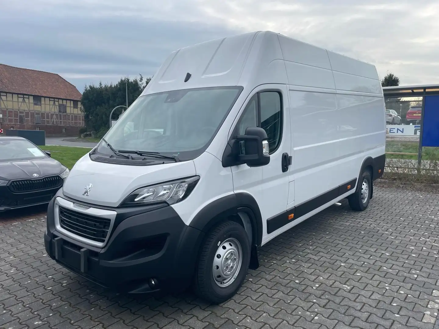 Peugeot Boxer Kasten Top Umbau auf Wohnmobil 435 L4H3 Weiß - 1