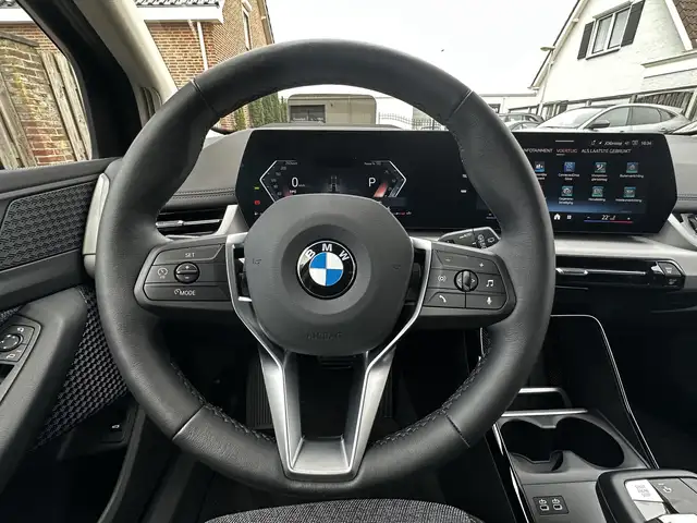 BMW 2 Series view 18