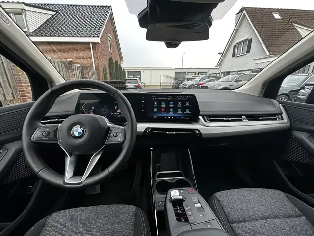 BMW 2 Series view 2