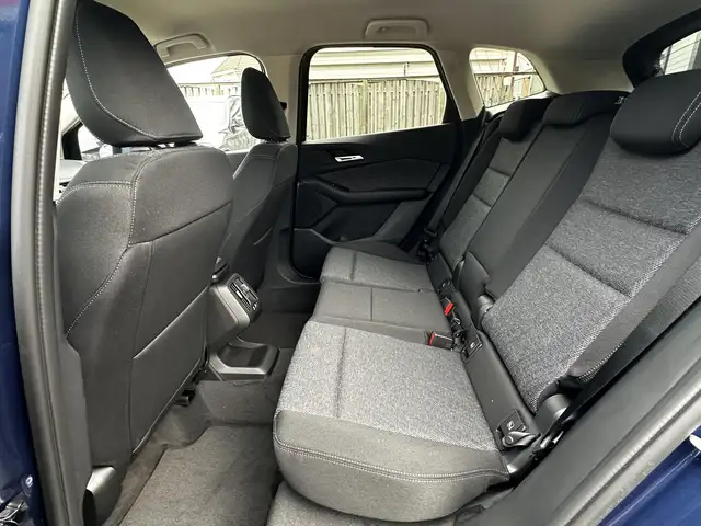 BMW 2 Series view 6