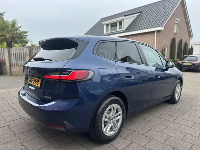 BMW 2 Series view 11