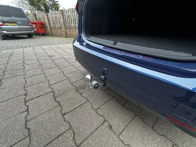 BMW 2 Series view 25