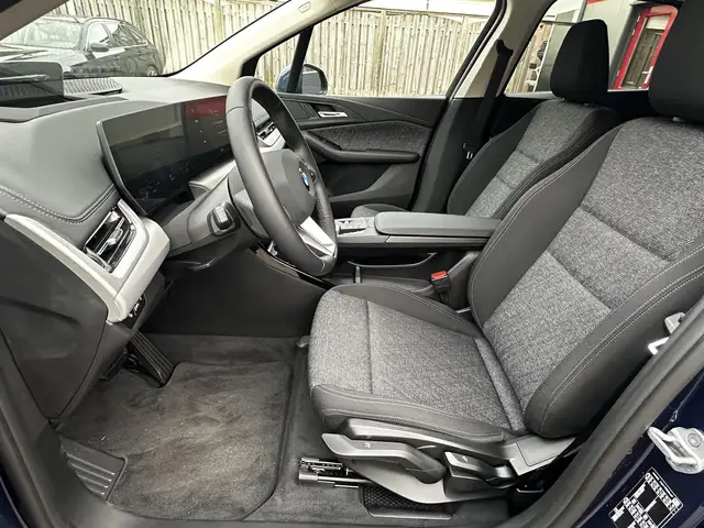BMW 2 Series view 3