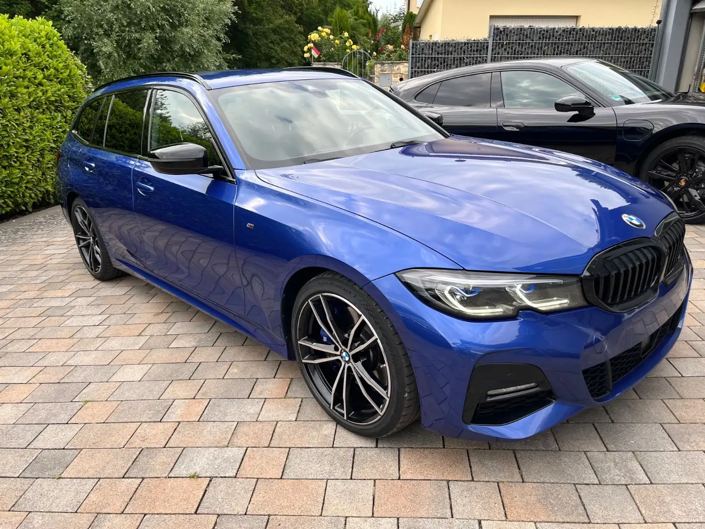 BMW 320 d M Paket Laser ACC SAG Sthz HiFi 19 UFREI Blue - 1
