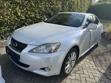IS 220 d Business Leder Xenon Sitzheizung Sitzlüftung el. Rollo