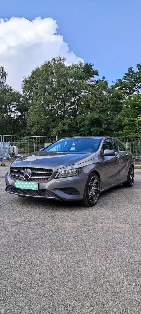 Mercedes-Benz A 180 (BlueEFFICIENCY) Urban - 2