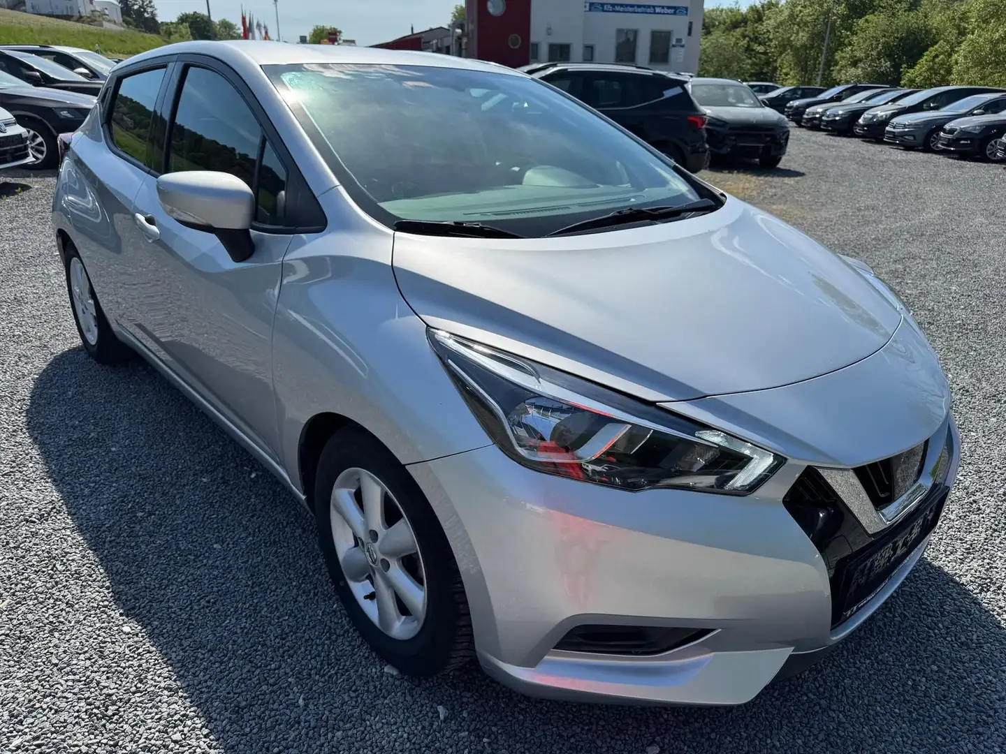 Nissan Micra N-Connecta 1.0 *PDCHI+KAMERA*KLIMA*TEMPOMA Silber - 1
