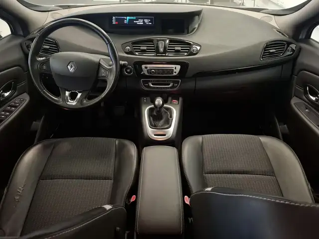 Renault Scenic view 10