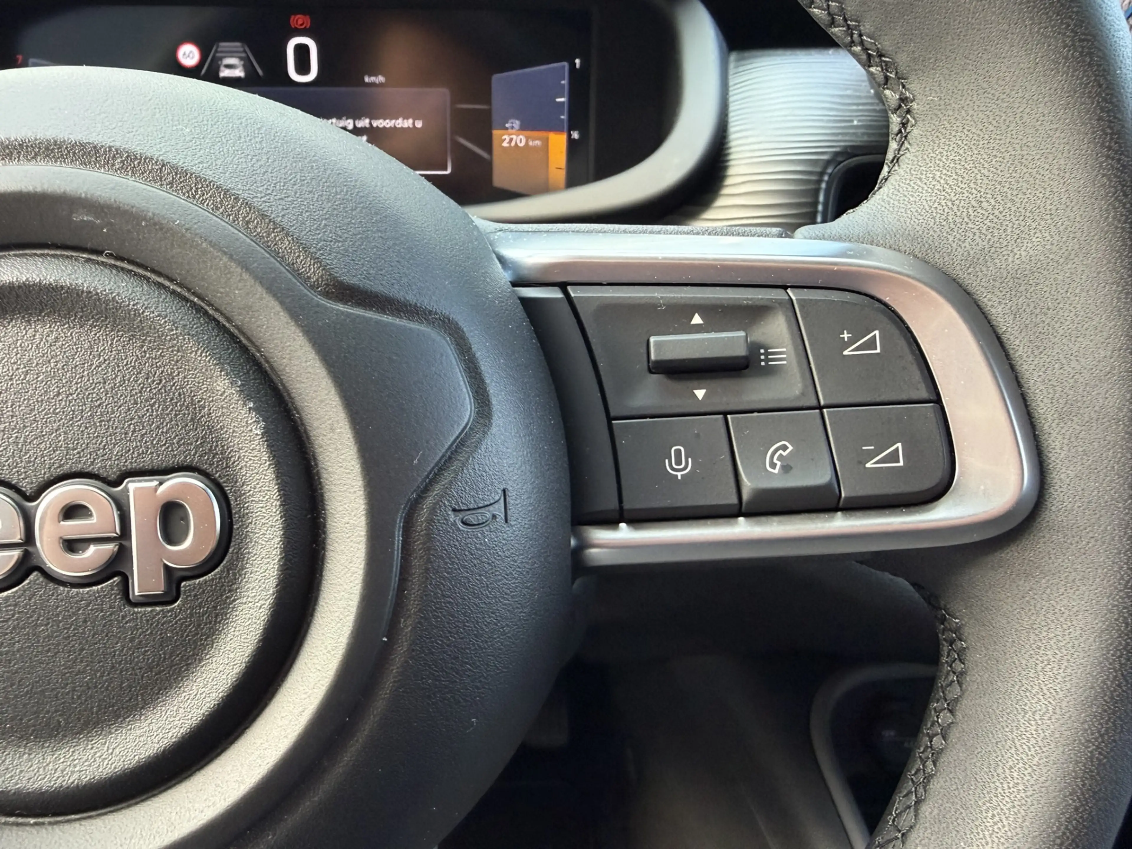 Jeep Avenger 1.2 Altitude | Winterpack | Camera | Apple/Android — photo 13