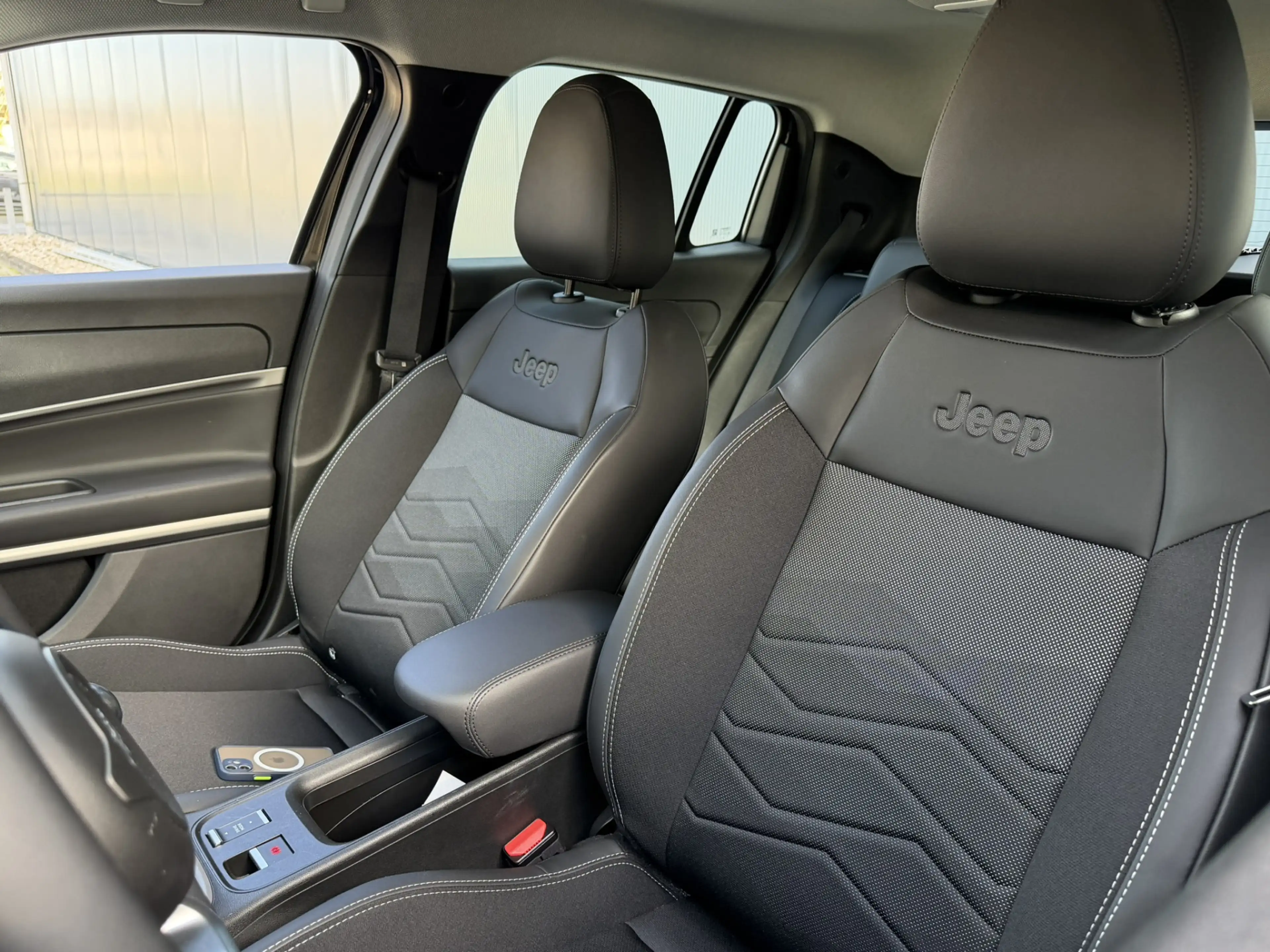 Jeep Avenger 1.2 Altitude | Winterpack | Camera | Apple/Android — photo 8