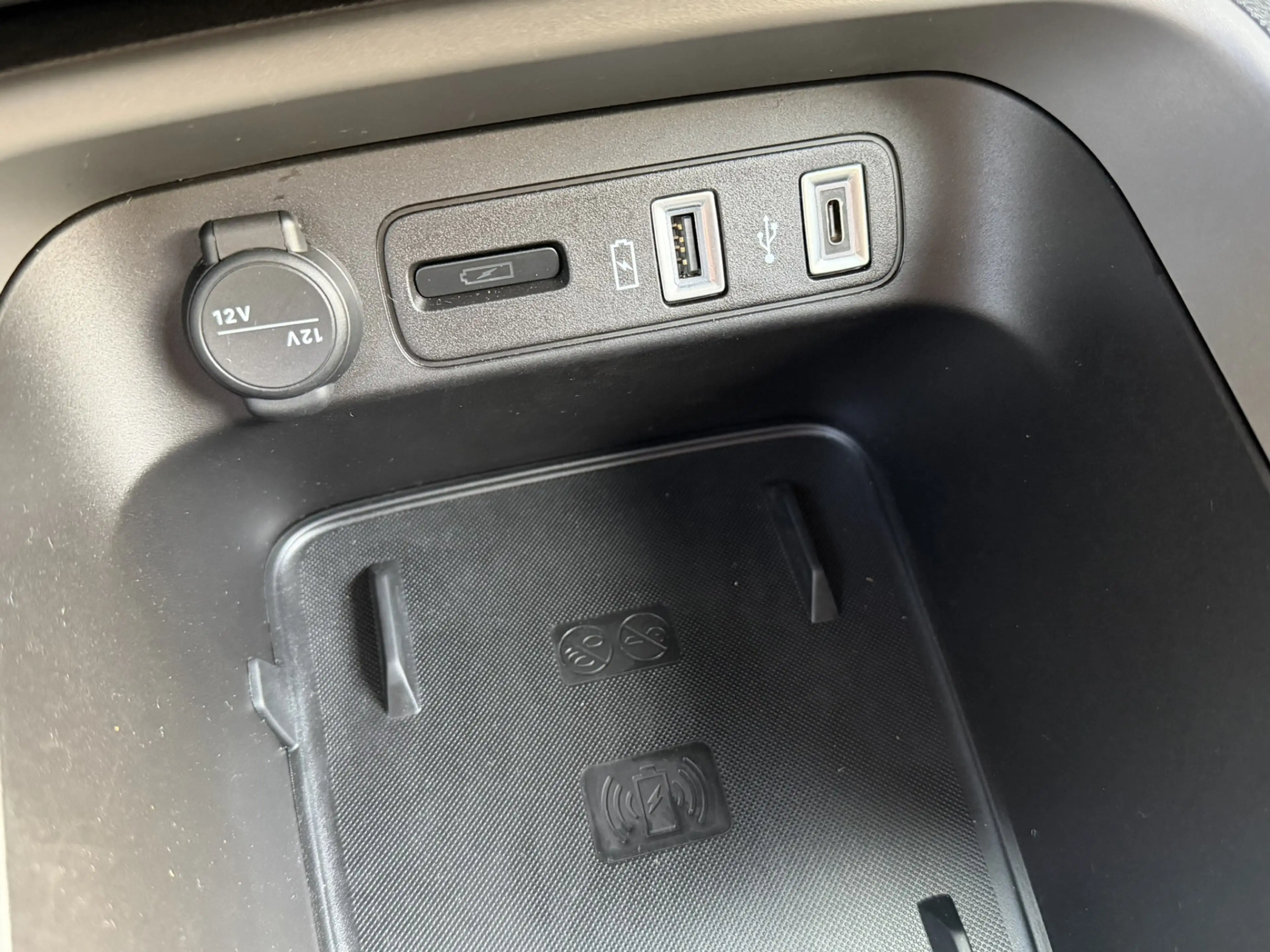 Jeep Avenger 1.2 Altitude | Winterpack | Camera | Apple/Android — photo 22