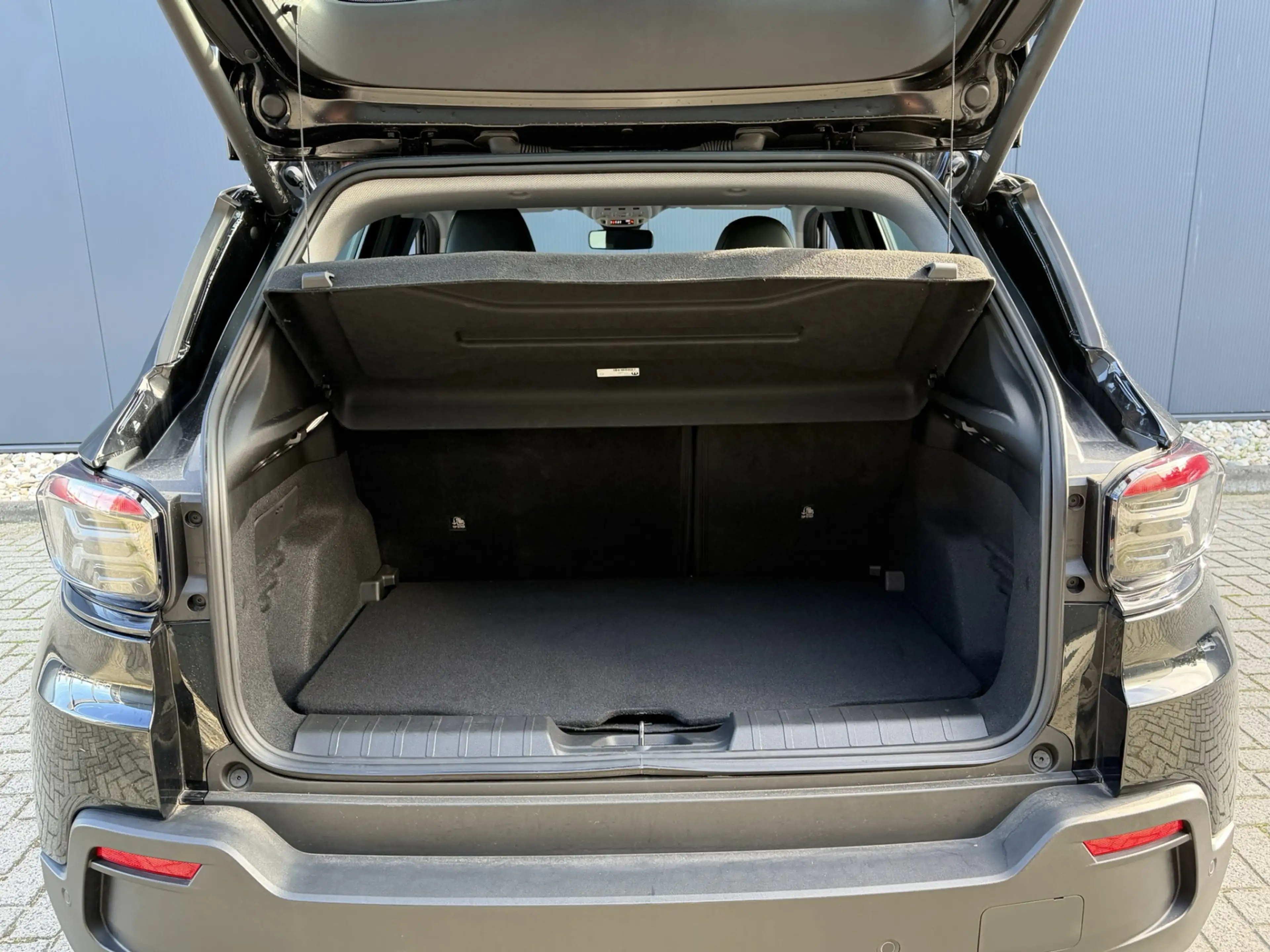 Jeep Avenger 1.2 Altitude | Winterpack | Camera | Apple/Android — photo 26