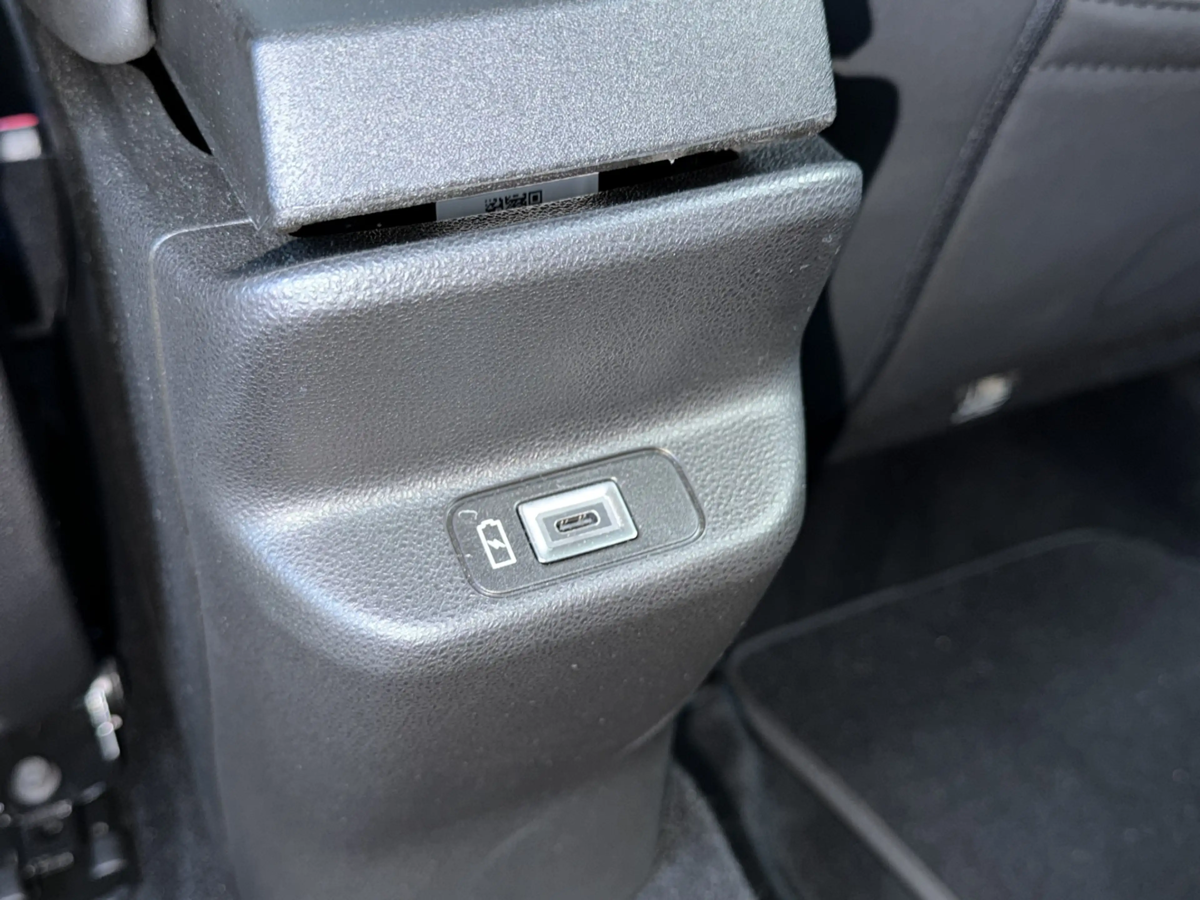 Jeep Avenger 1.2 Altitude | Winterpack | Camera | Apple/Android — photo 28