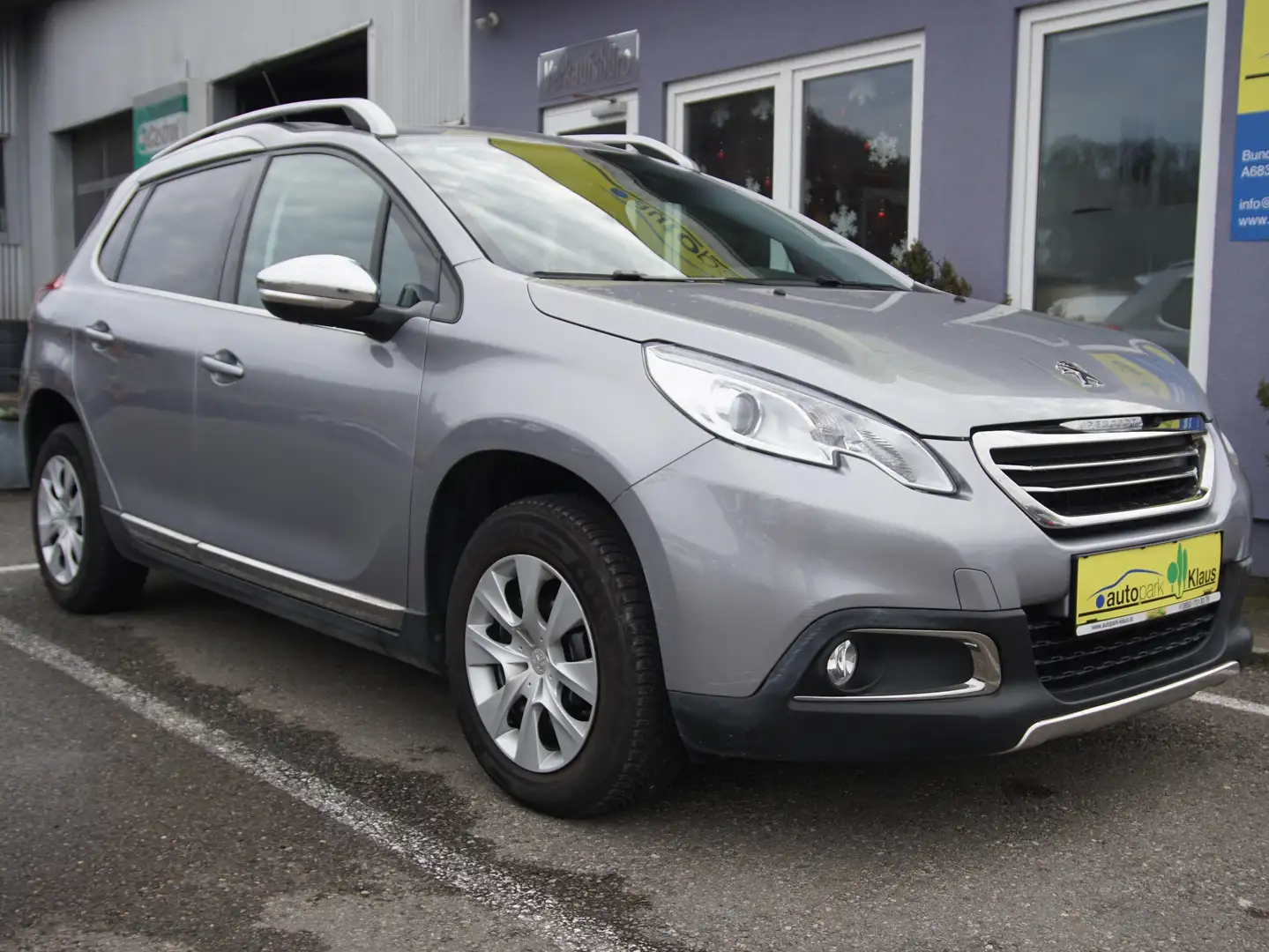 Peugeot 2008 Allure Grau - 1