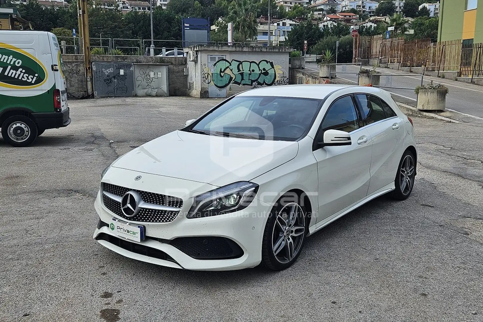 Mercedes-Benz A 180 A 180 d Premium Silber - 1