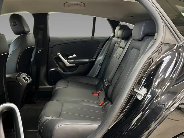 Mercedes-Benz Cla view 10