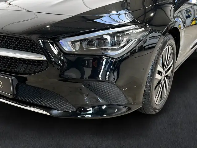 Mercedes-Benz Cla view 3