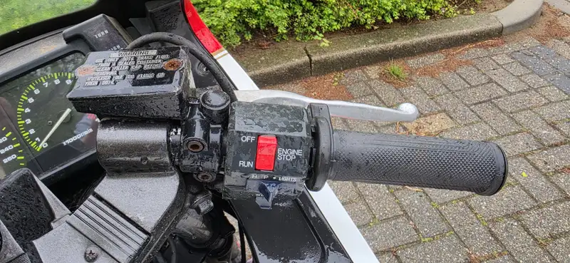 Kawasaki GPX 750 R
