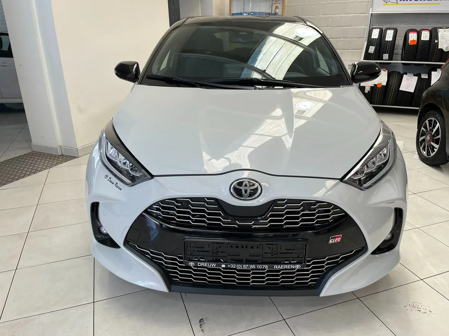 Toyota Yaris GR-SPORT HYBRID Wit - 2