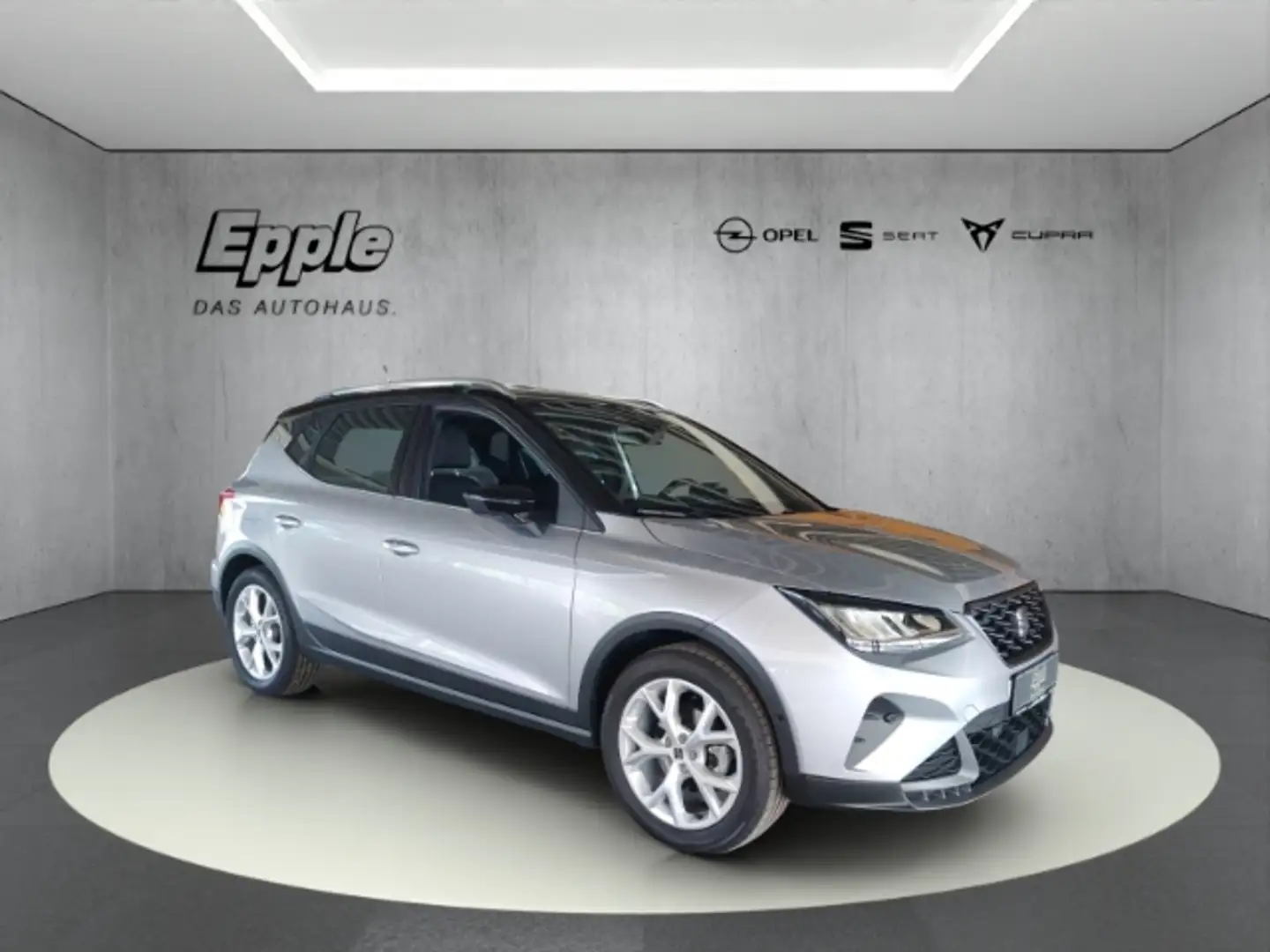 SEAT Arona FR LED Rückfahrkamera SHZ Leder Klimaaut. Silber - 1