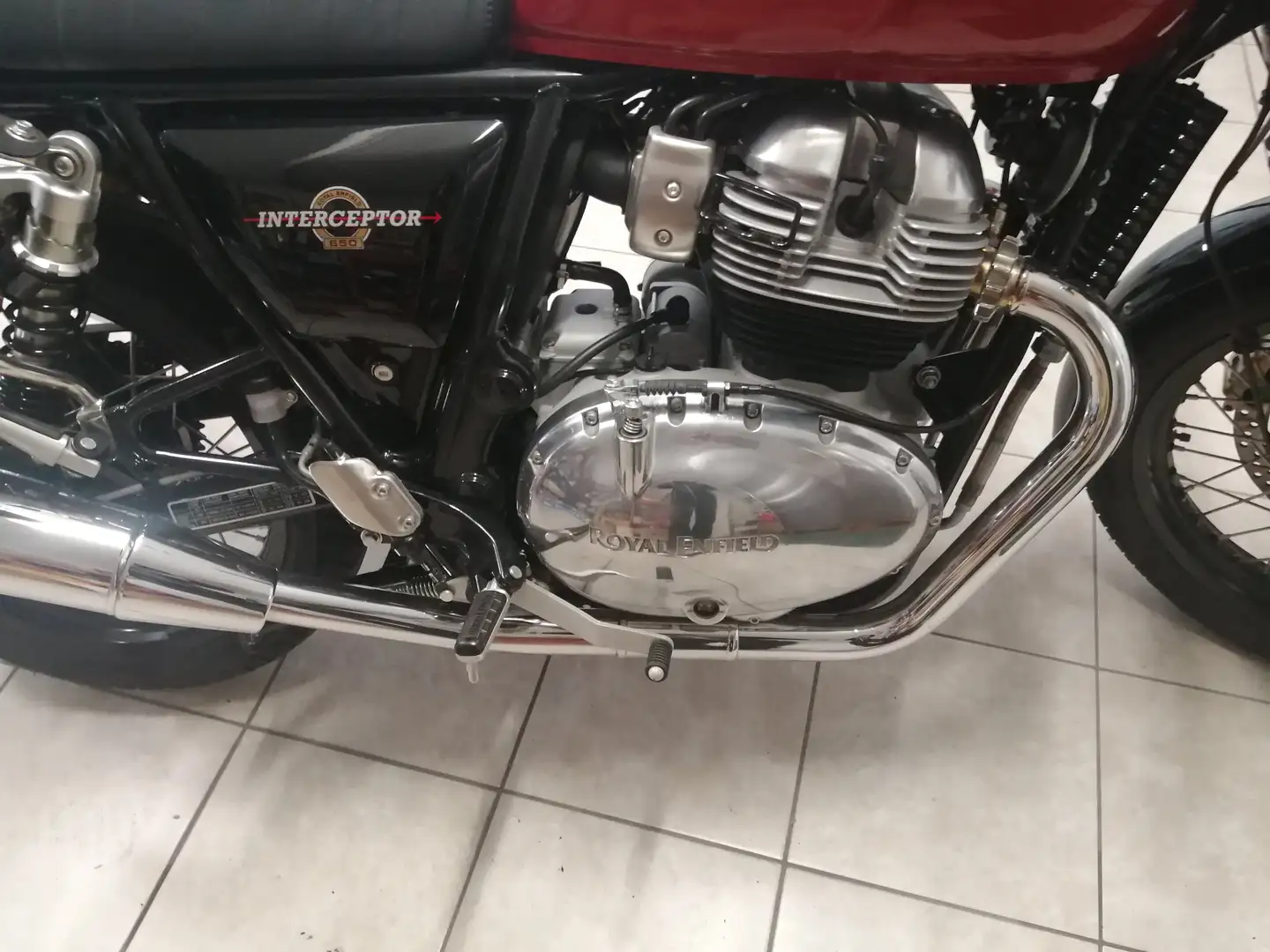 Royal Enfield Interceptor Piros - 1