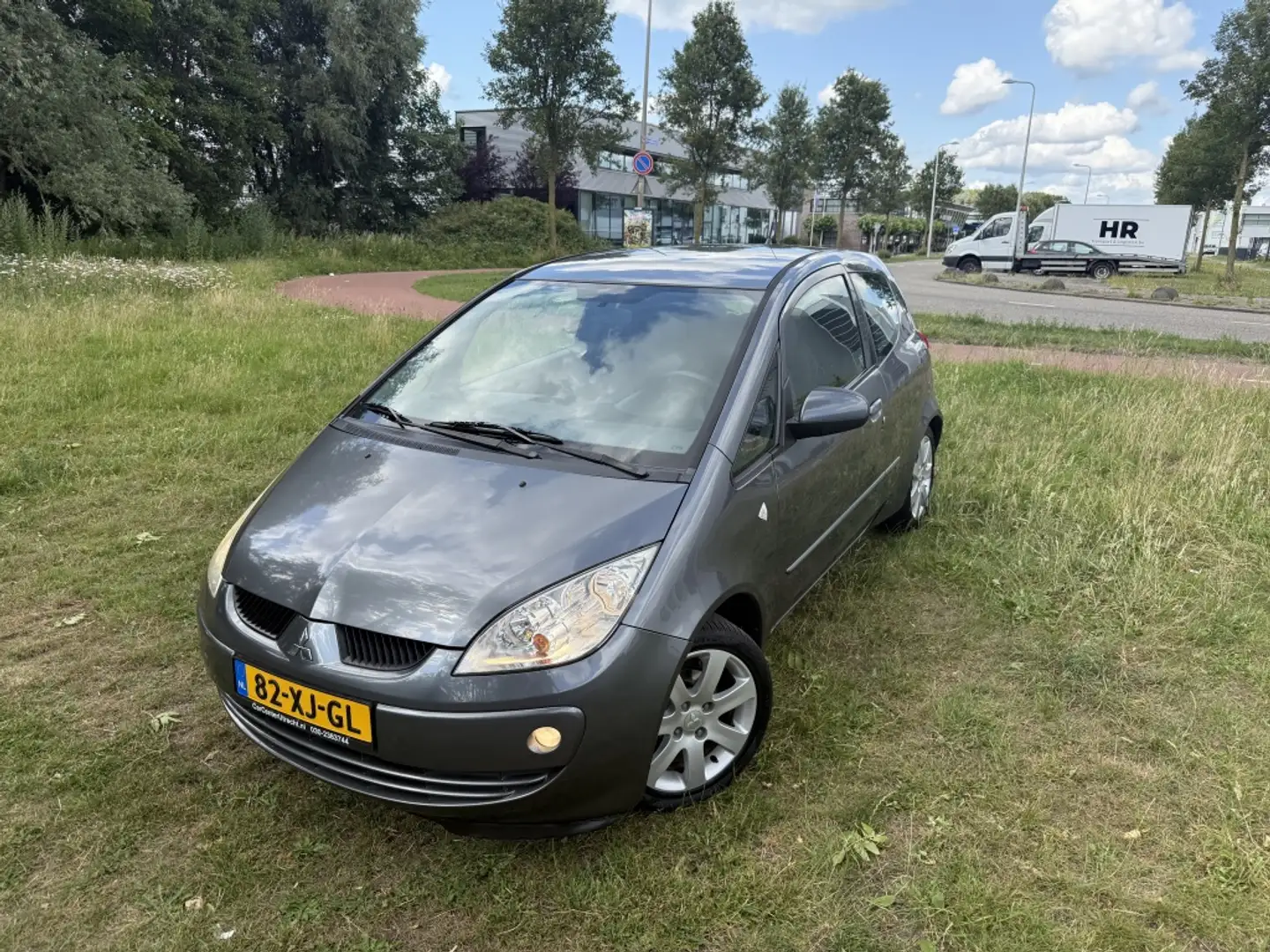 Mitsubishi Colt 1.3 Inform 3drs airco trekhaak 1ste eig Grijs - 2