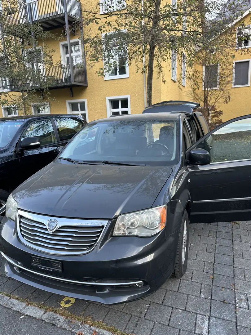 Lancia Voyager 2.8 CRD16v Silver - 1